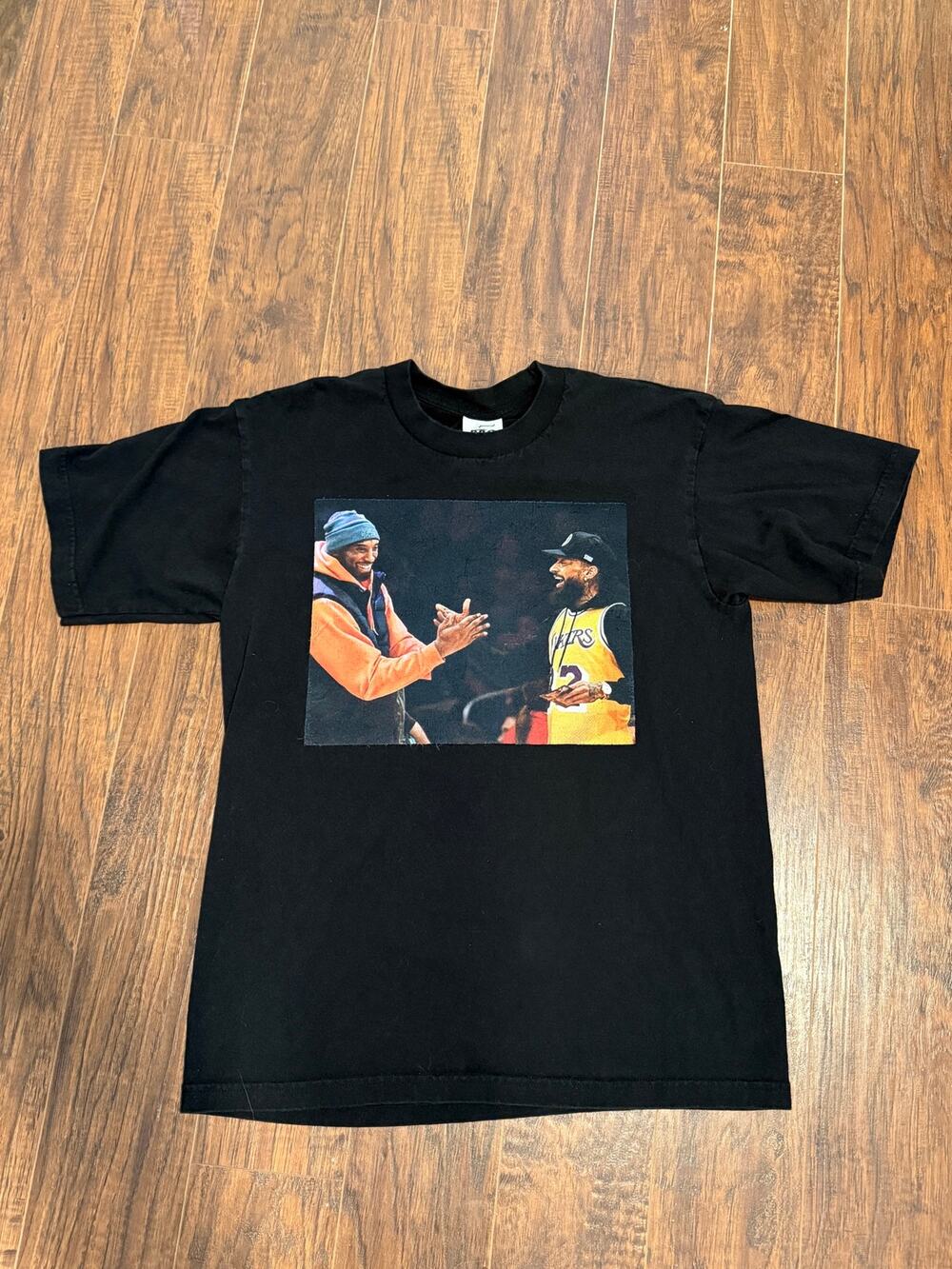 Vintage Y2K Kobe Bryant Nipsey Husssle Handshake Black Tshirt - Size L (21x28)